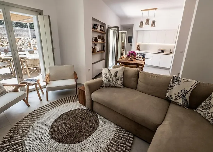 Hébergement de vacances Elenitsa With Private Pool *