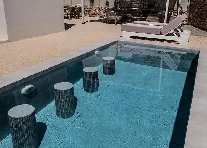 Hébergement de vacances Elenitsa With Private Pool